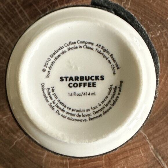 STARBUCKS Mug 2010 Wool Cozy Sleeve Tumbler Red Button 14 oz Ceramic - Picture 6 of 7